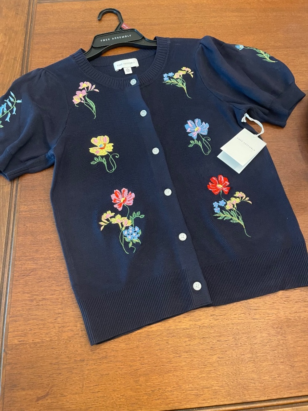 Free Assembly Navy Floral Embroidered Puff Sleeve Cardigan NWT - Picture 10 of 16
